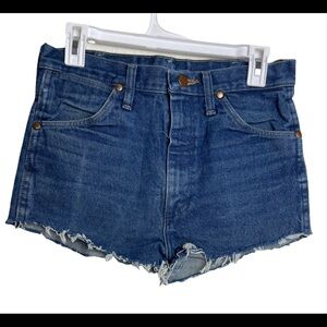 Distressed vintage wrangler shorts size 30